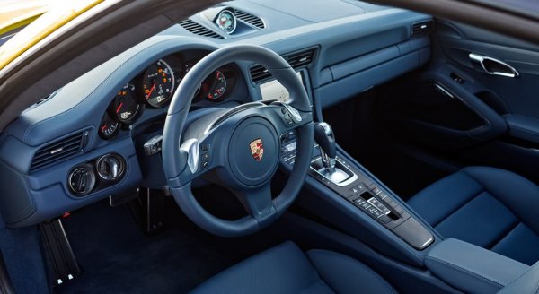  Porsche 911 Turbo S   