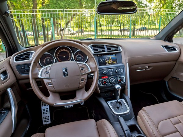     Seat Leon, Alfa Romeo Giulietta  Citroen DS4