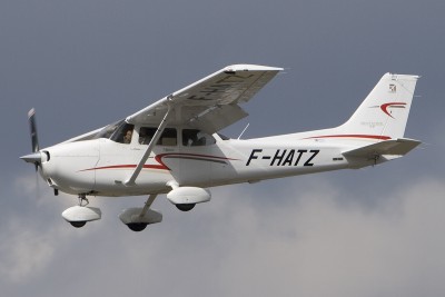 Cessna_172S_Skyhawk_SP,_Private_JP6817606.jpg